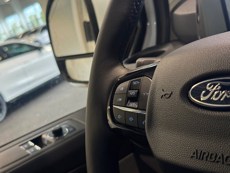 Ford Transit Custom 320 L2 2,0 EcoBlue Limited aut.