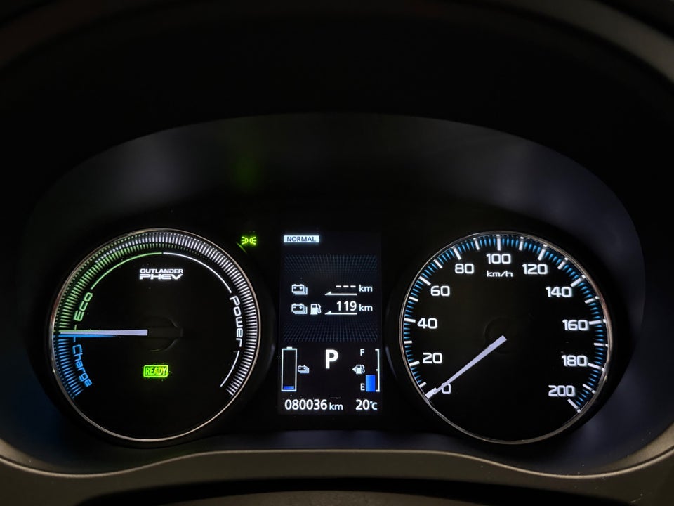 Mitsubishi Outlander 2,0 PHEV Instyle CVT 4WD 5d