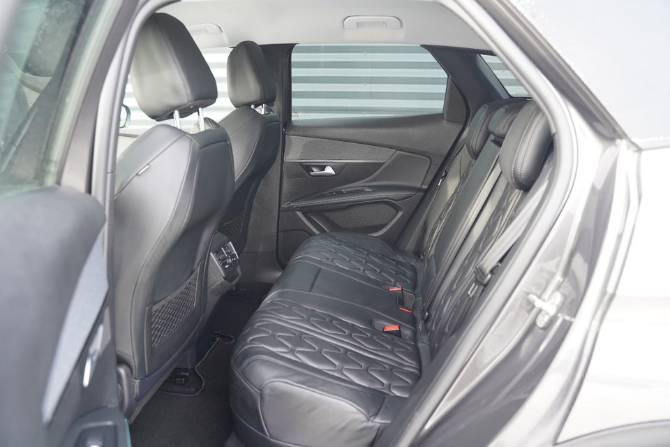 Peugeot 3008 1,6 Hybrid4 Allure Pack Limited EAT8 5d