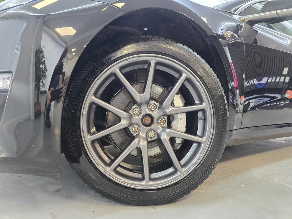 Tesla Model 3 Long Range AWD 4d