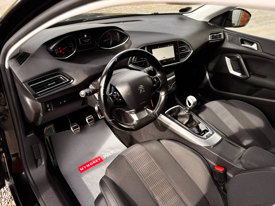 Peugeot 308 1,6 BlueHDi 120 Allure Sky 5d