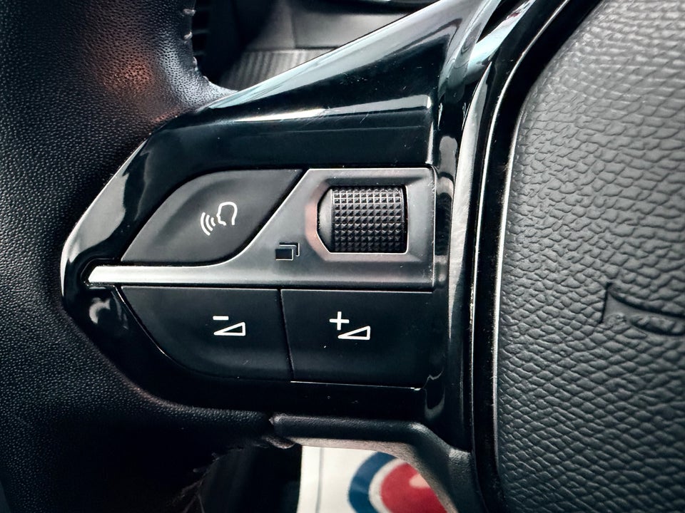 Peugeot e-2008 50 Active 5d