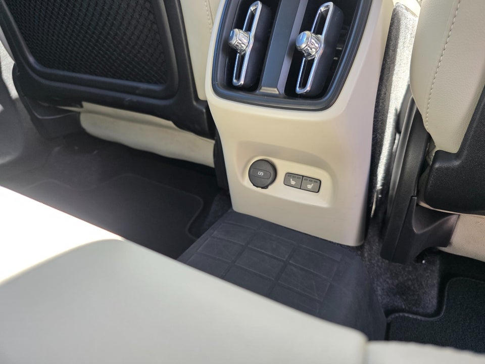 Volvo XC40 2,0 D4 190 Momentum aut. AWD 5d