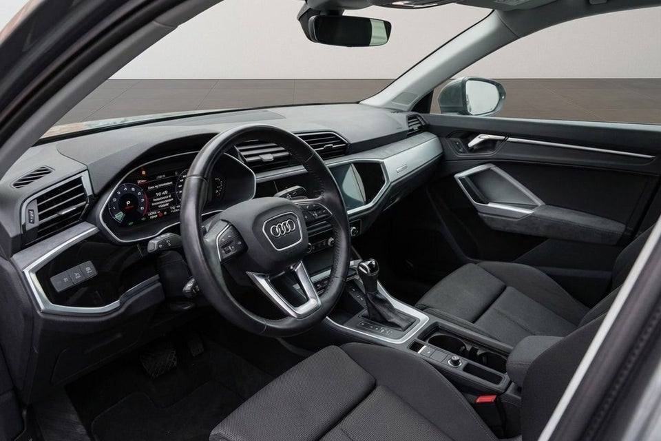 Audi Q3 45 TFSi e Attitude plus S-tr. 5d