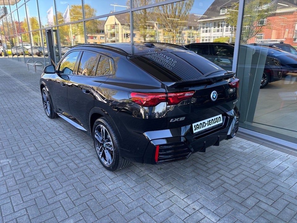 BMW iX2 eDrive20 M-Sport Premium 5d