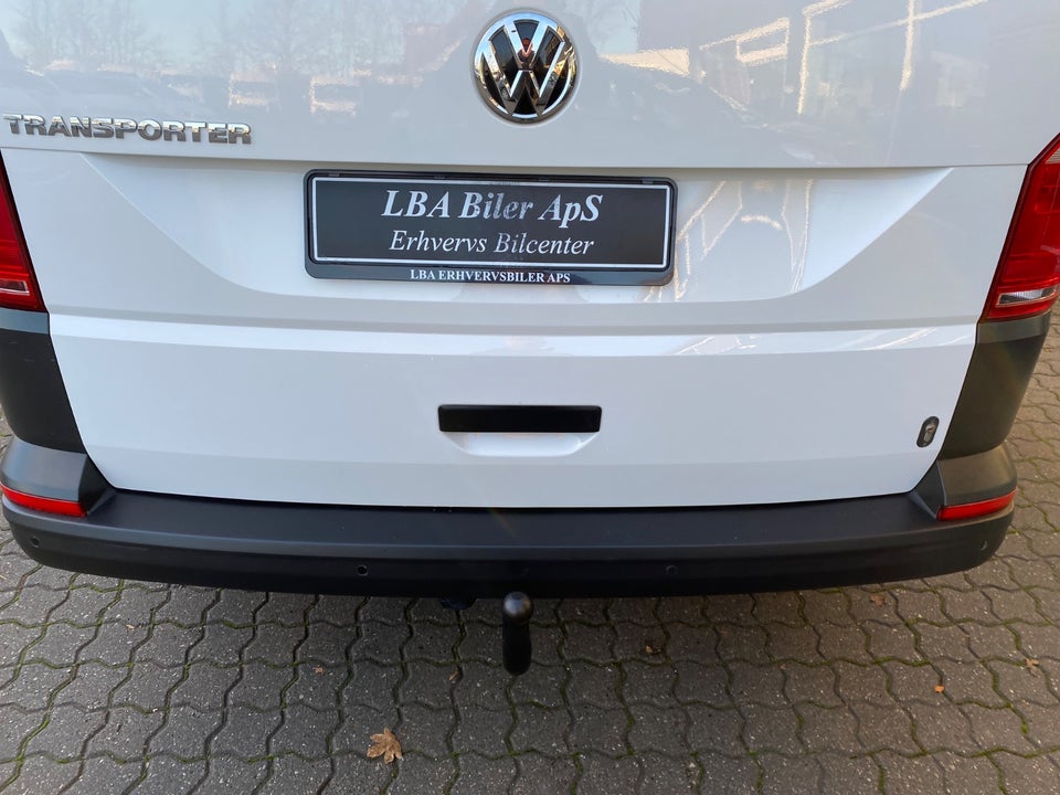 VW Transporter 2,0 TDi 110 Kassevogn lang