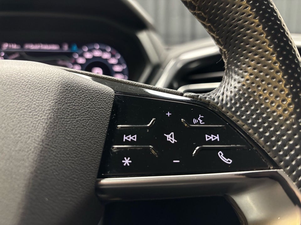 Audi Q4 e-tron 40 S-line 5d