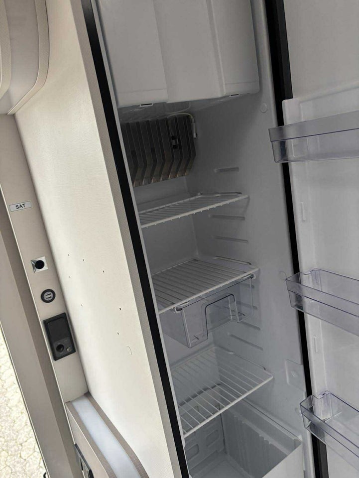 Etrusco I7400QB 2,3 MJT aut. 5d