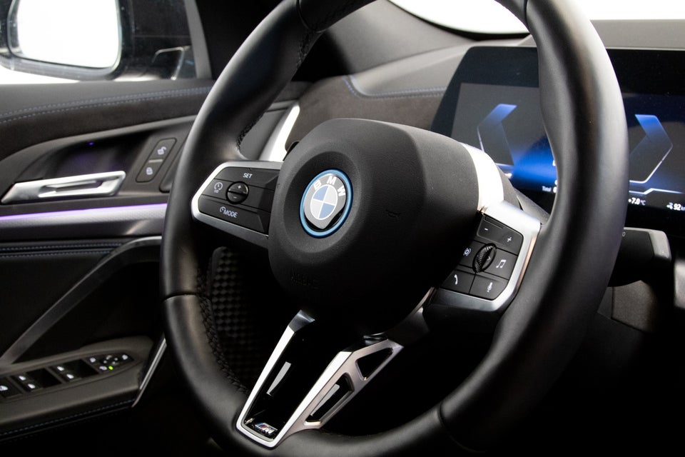 BMW iX2 eDrive20 Fully Charged M-Sport 5d