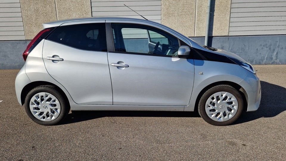 Toyota Aygo 1,0 VVT-i x-pression 5d