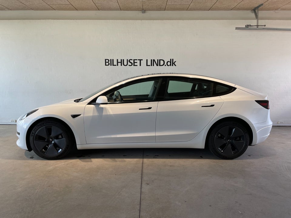 Tesla Model 3 Standard Range+ RWD 4d