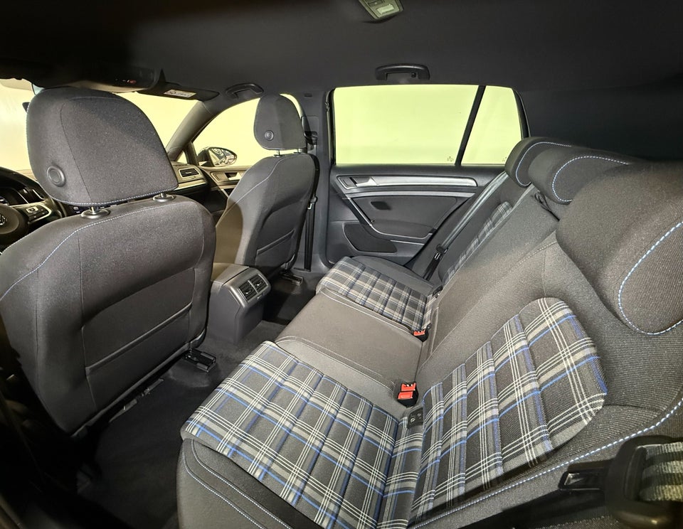 VW Golf VII 1,4 GTE DSG 5d