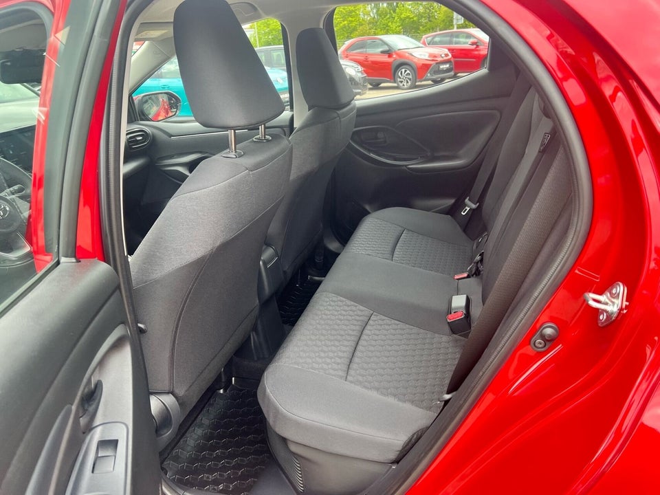 Toyota Yaris 1,5 Hybrid Active Tech e-CVT 5d