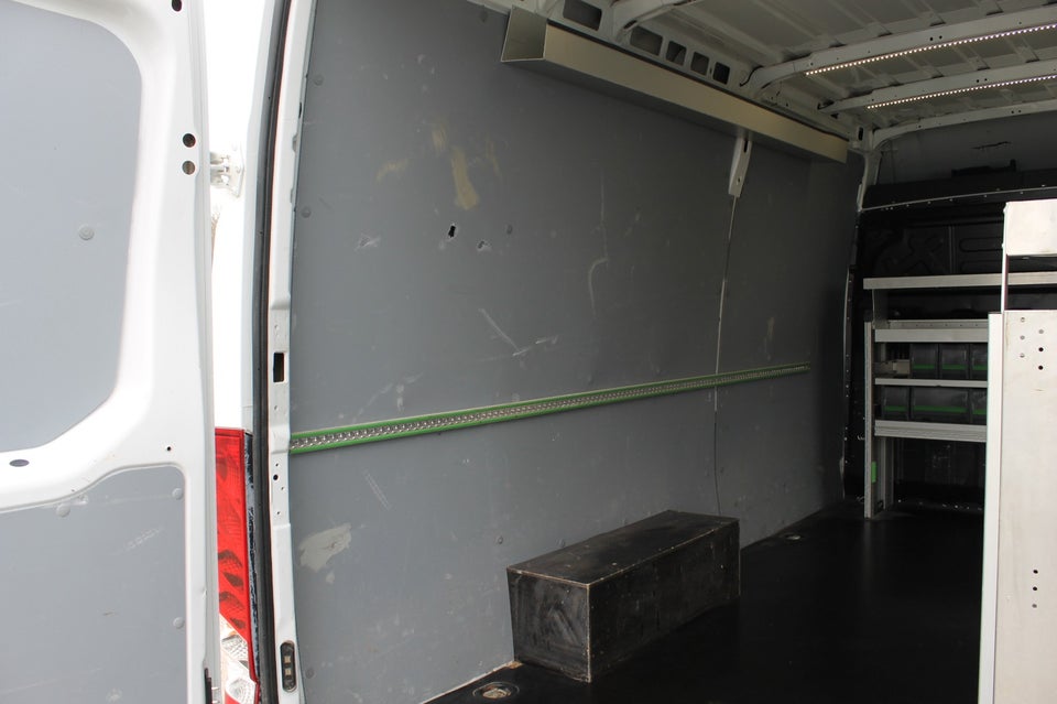 Iveco Daily 2,3 35S14 12m³ Van AG8