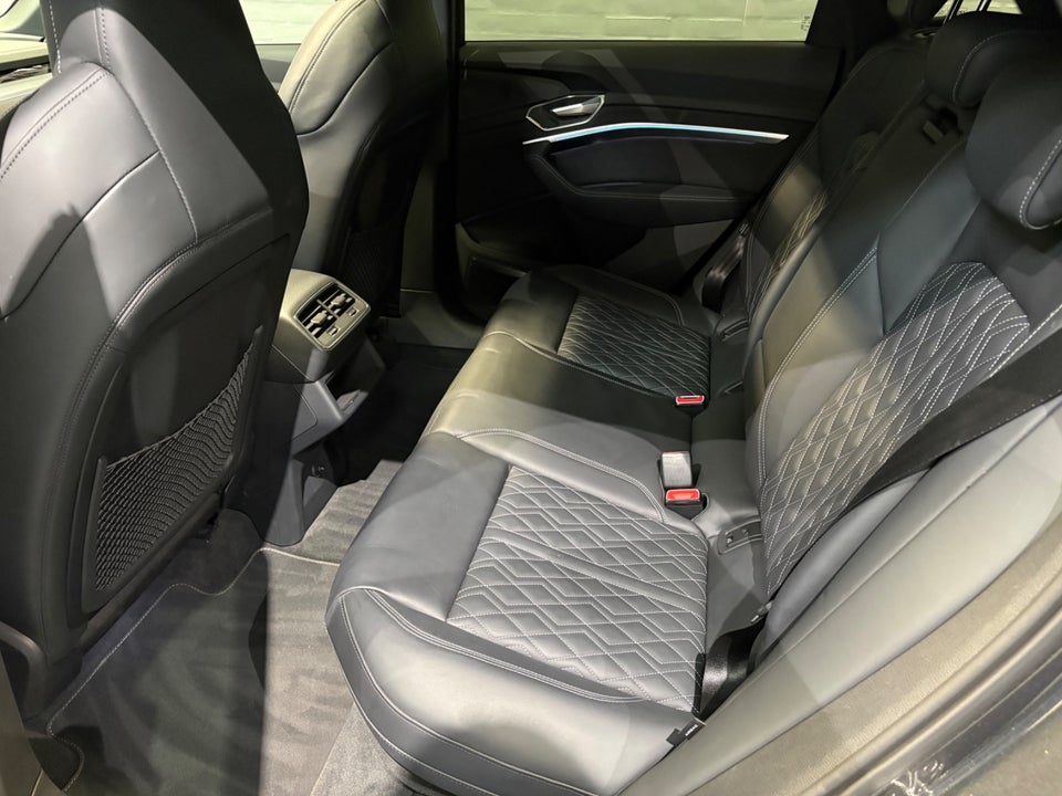 Audi Q8 e-tron 55 S-line quattro 5d