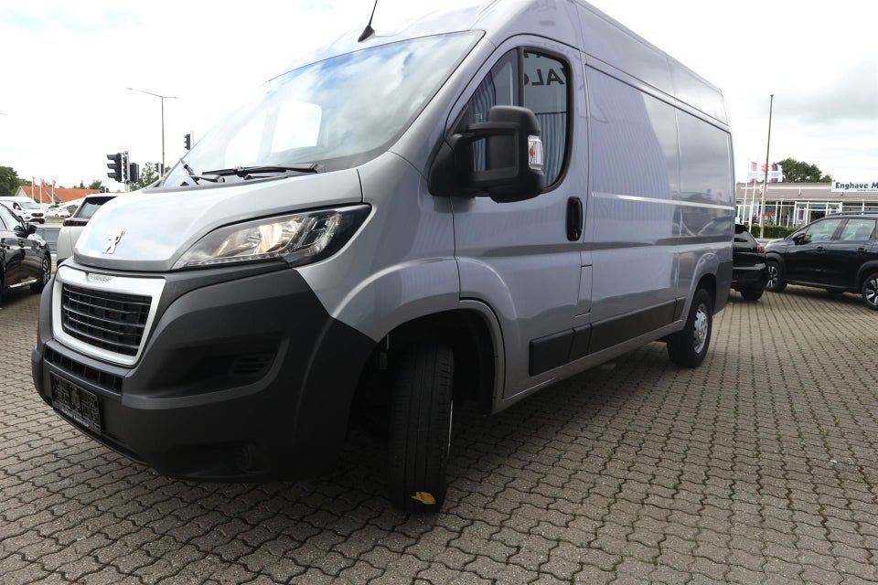 Peugeot Boxer 333 2,2 BlueHDi 140 L2H1 Premium