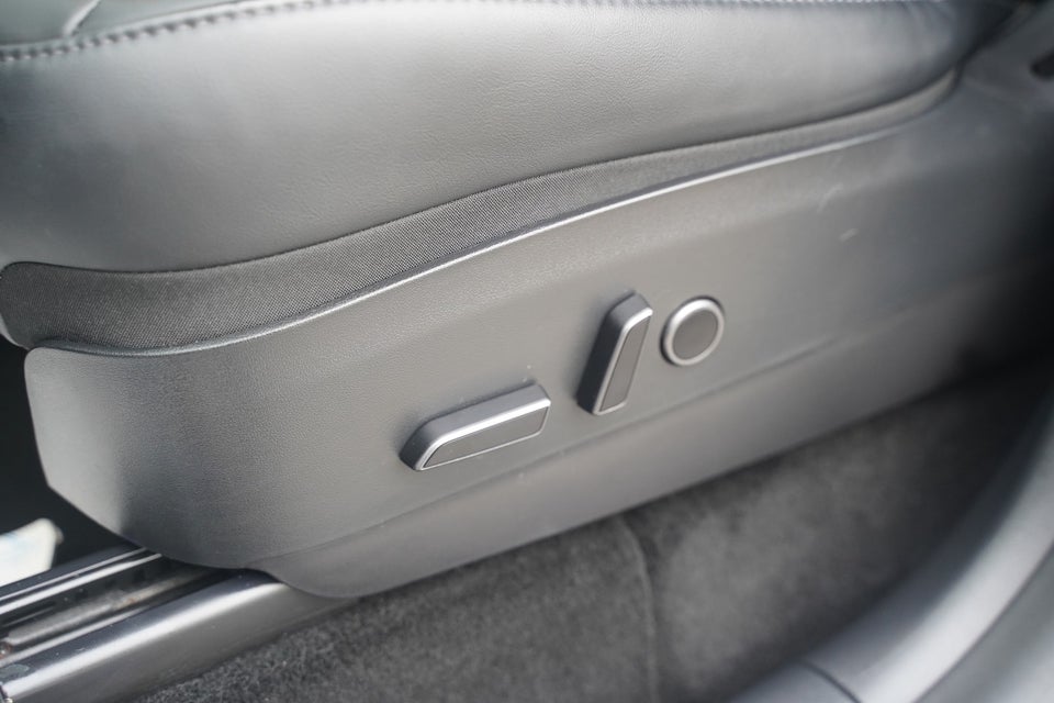 Tesla Model Y Long Range AWD 5d