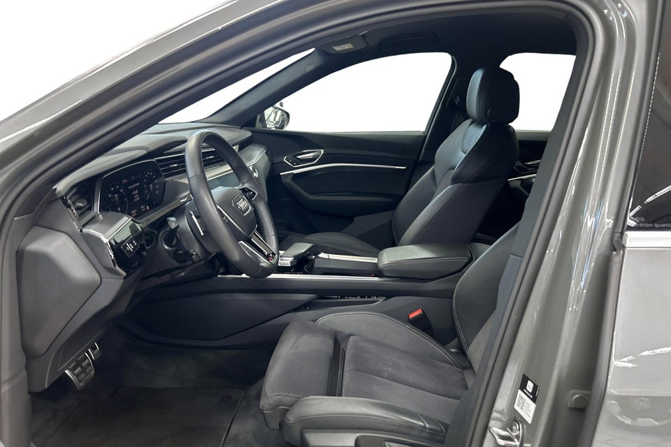 Audi Q8 e-tron 55 S-line quattro 5d