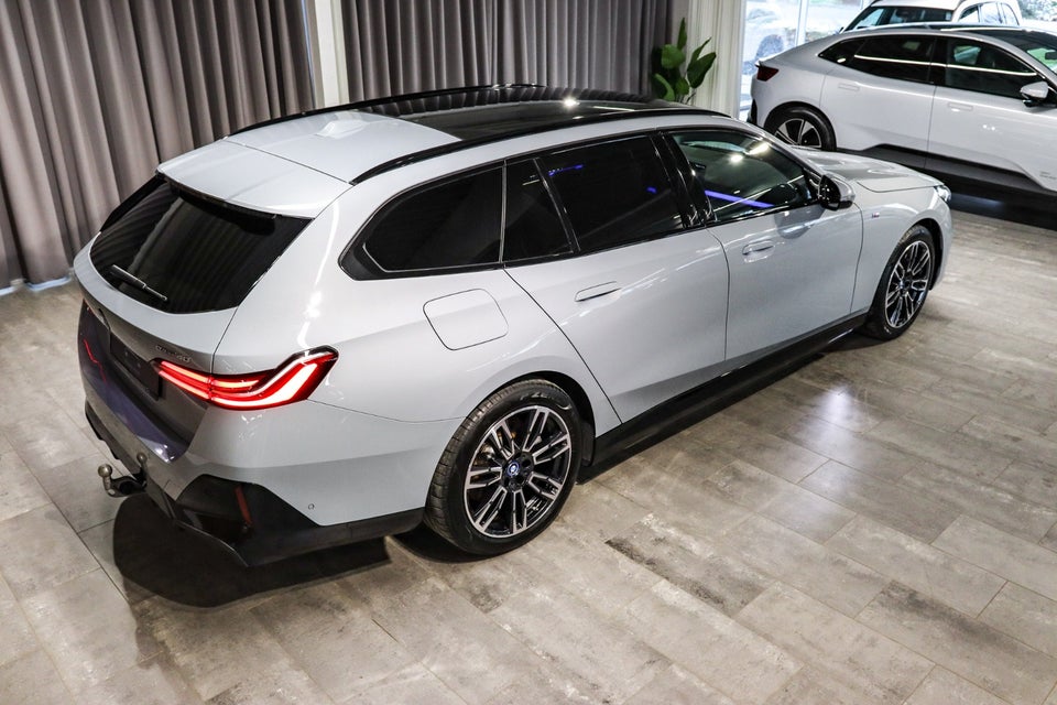 BMW i5 eDrive40 Touring Fully Charged 5d