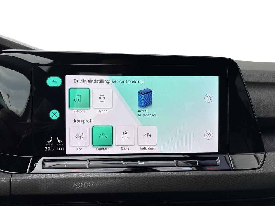VW Golf VIII 1,4 GTE DSG 5d