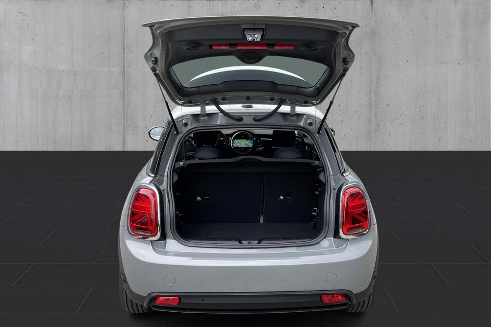 MINI Cooper SE Essential 3d