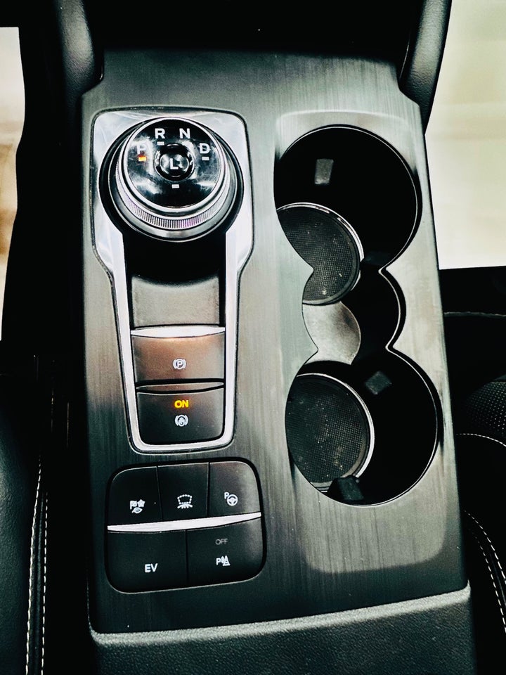 Ford Kuga 2,5 PHEV Vignale CVT 5d