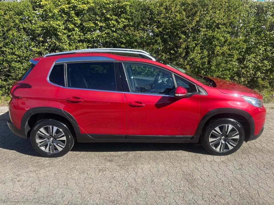 Peugeot 2008 1,2 e-THP 110 Allure Sky 5d
