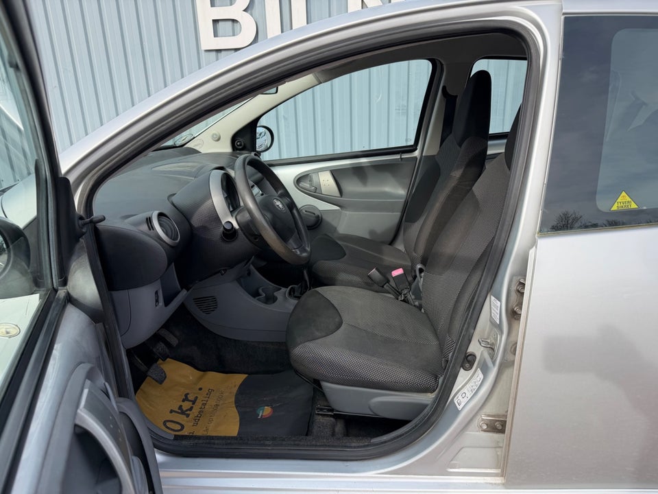 Toyota Aygo 1,0 Plus 5d