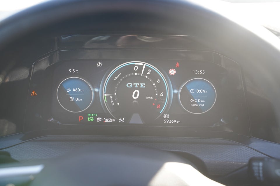 VW Golf VIII 1,4 GTE DSG 5d