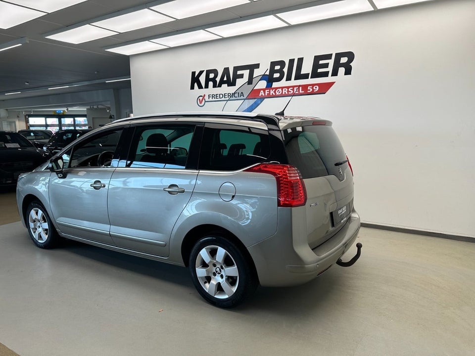 Peugeot 5008 1,6 BlueHDi 120 Allure 7prs 5d