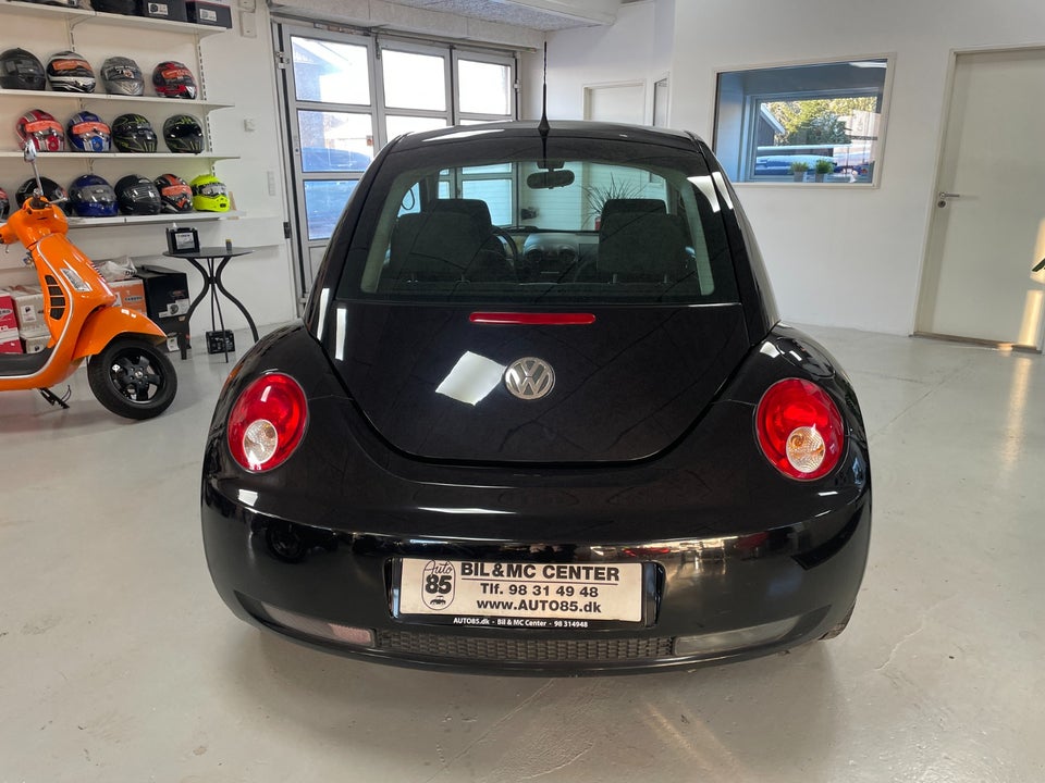 VW New Beetle 1,6 Trendline 2d