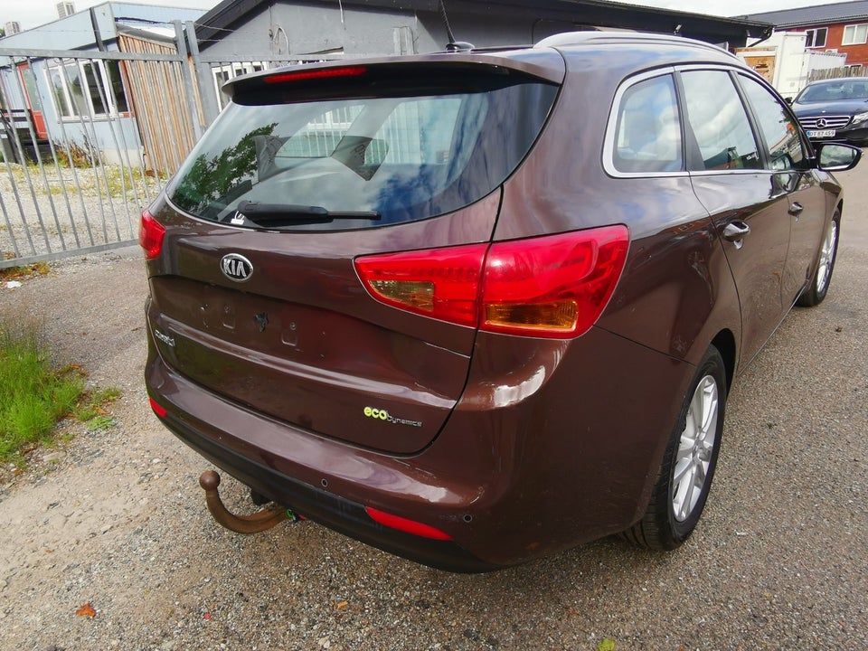 Kia Ceed 1,6 CRDi 128 Premium+ SW 5d