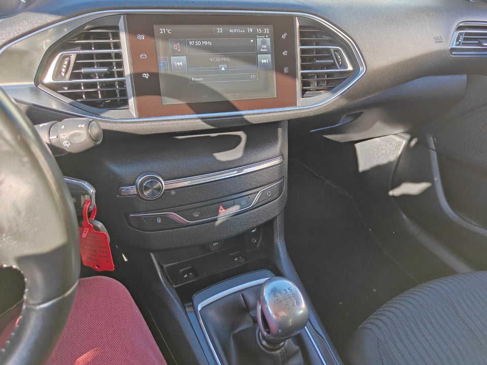 Peugeot 308 1,6 BlueHDi 120 Style SW 5d