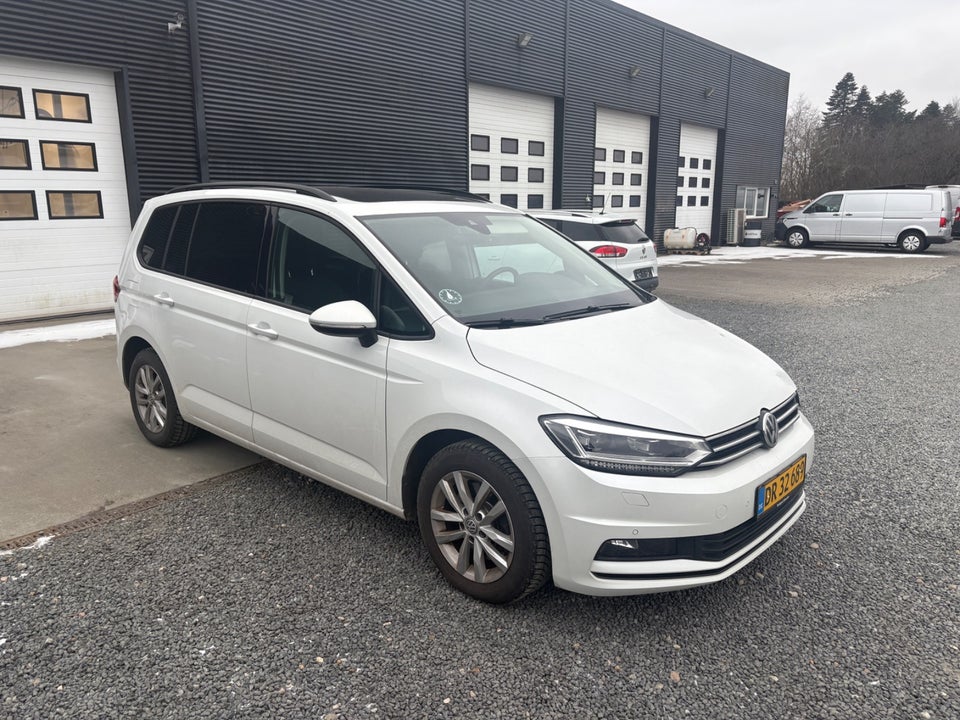 VW Touran 2,0 TDi 115 Highline DSG Van 5d