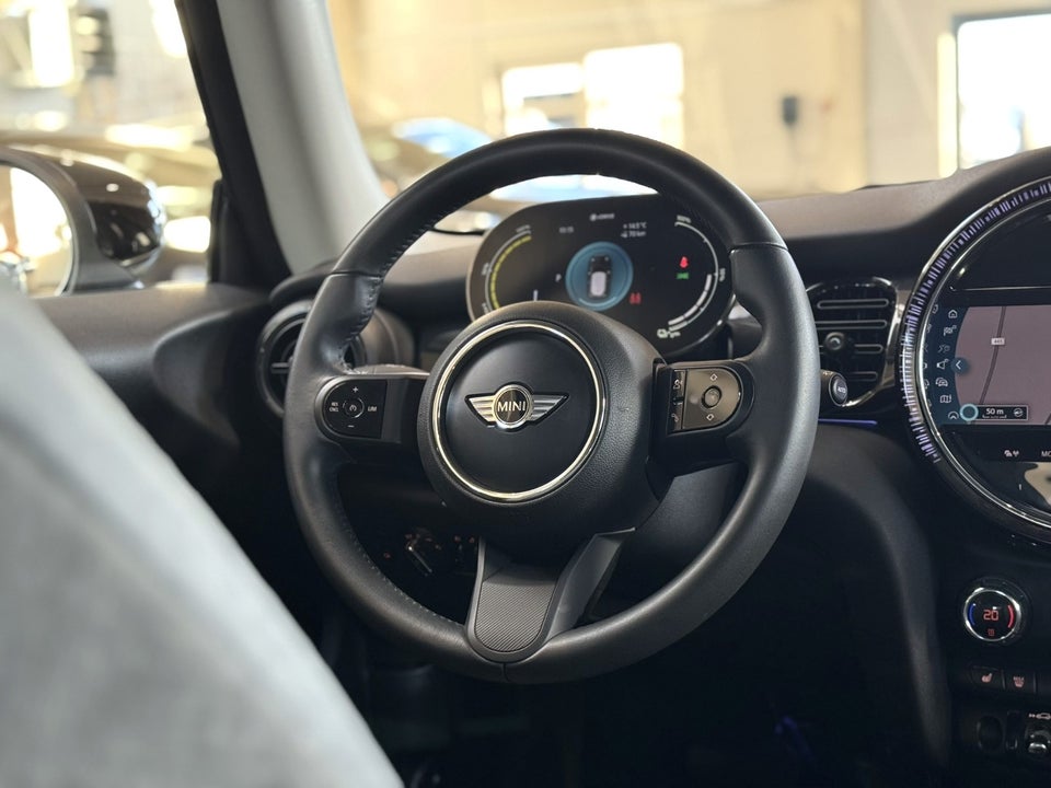 MINI Cooper SE Classic Trim 3d