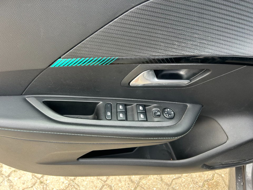 Peugeot 208 1,2 PureTech 100 Allure+ 5d