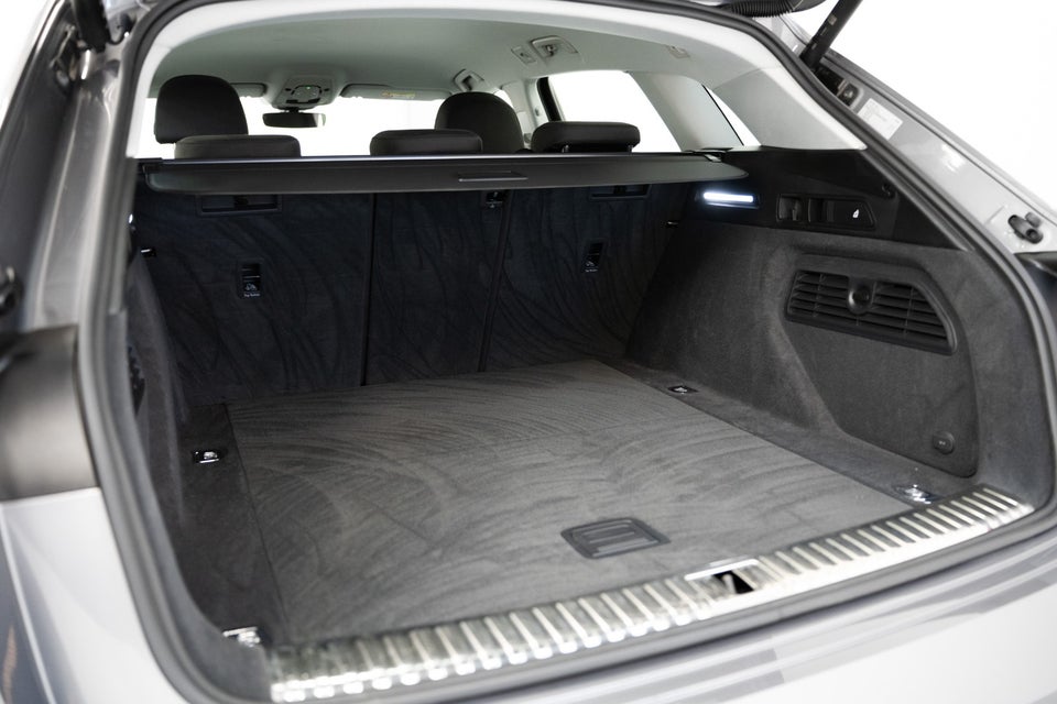 Audi e-tron 50 quattro 5d