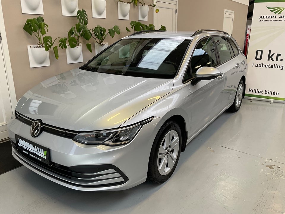 VW Golf VIII 1,5 TSi 130 Life Variant 5d