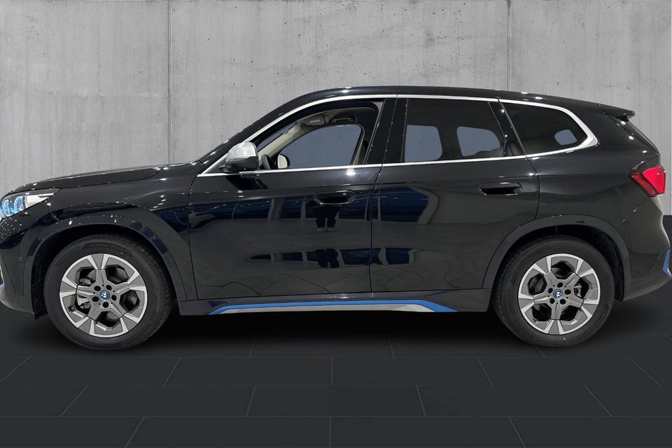 BMW iX1 xDrive30 X-Line 5d