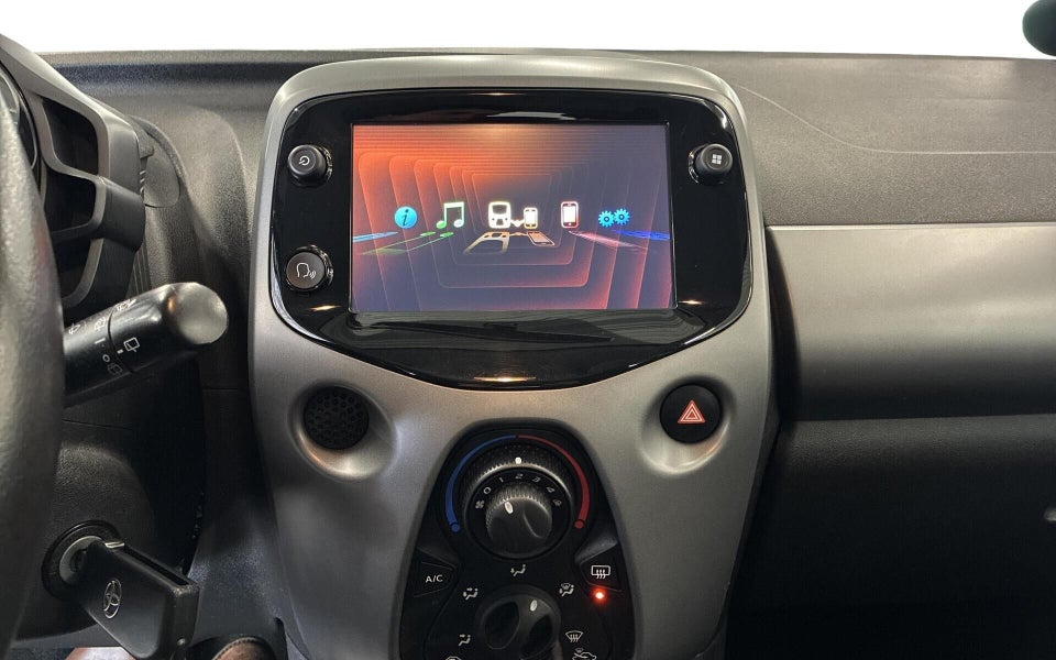 Toyota Aygo 1,0 VVT-i x-plore 5d