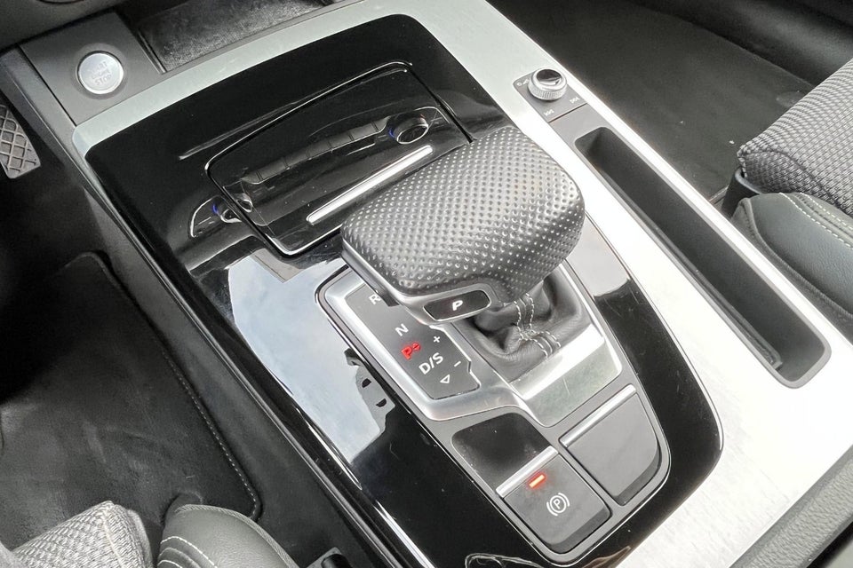 Audi Q5 50 TFSi e S-line quattro S-tr. 5d