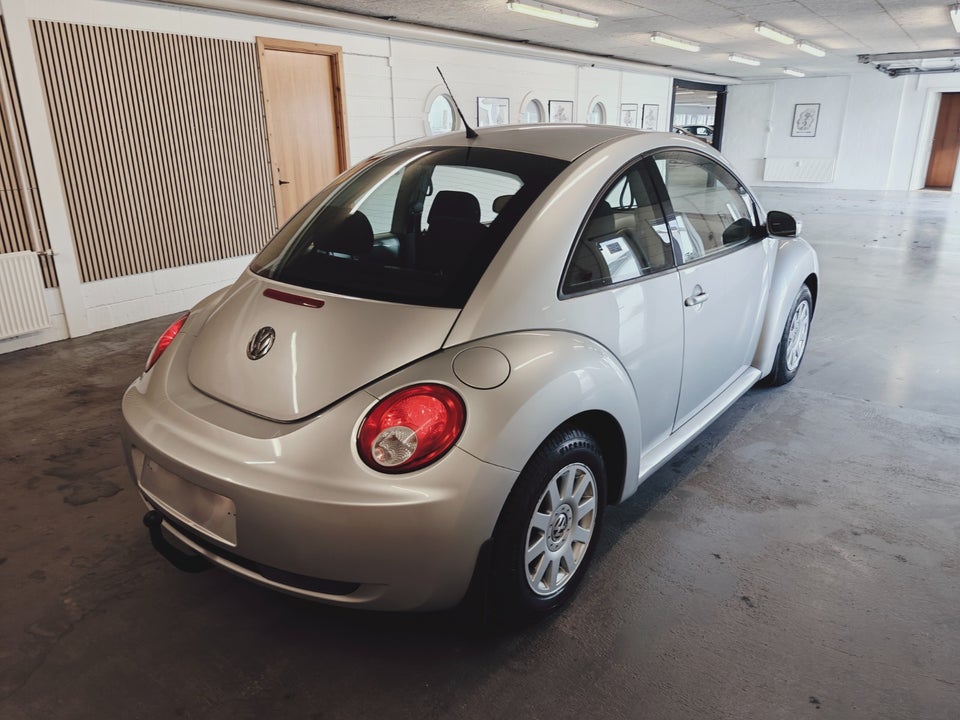 VW New Beetle 1,6 Trendline 2d