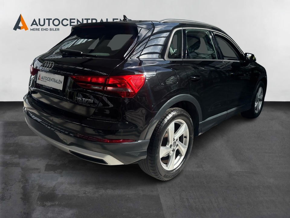 Audi Q3 35 TFSi Advanced Prestige S-tr. 5d
