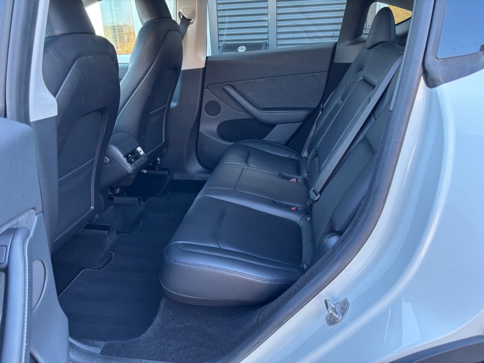 Tesla Model Y Long Range AWD 5d