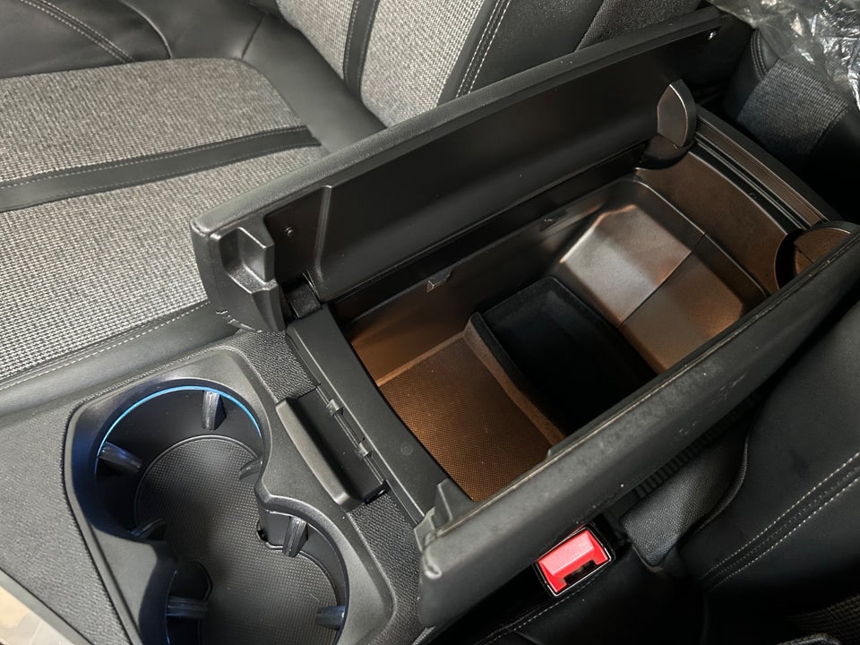 Peugeot 5008 1,5 BlueHDi 130 Allure EAT8 7prs 5d