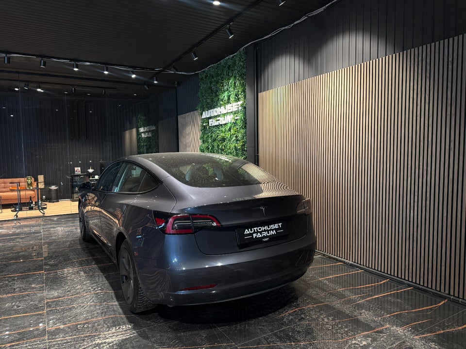 Tesla Model 3 RWD 4d