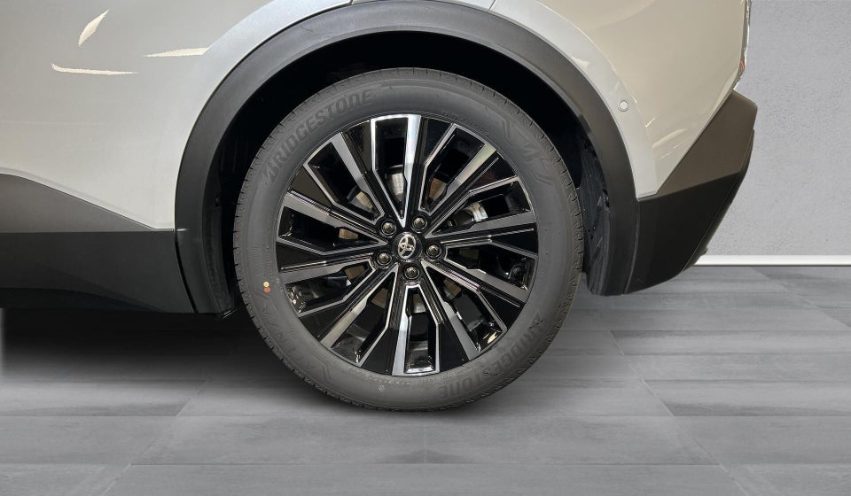 Toyota C-HR+ 77 Executive AWD 5d