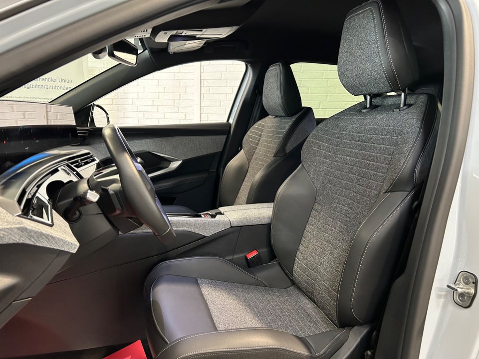 Peugeot e-3008 77 Allure 5d