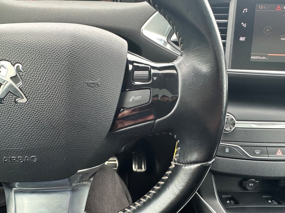 Peugeot 308 1,2 e-THP 130 Allure Sky SW 5d