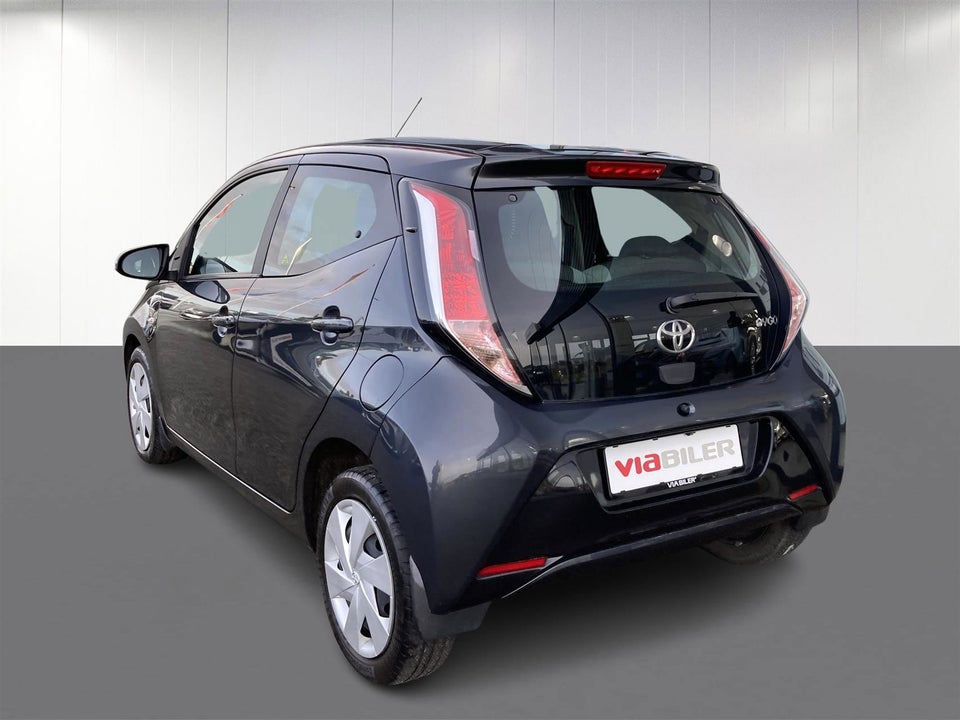 Toyota Aygo 1,0 VVT-i x-play 5d